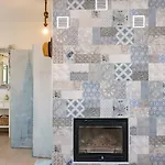בית נופש Rose House Kompítsion