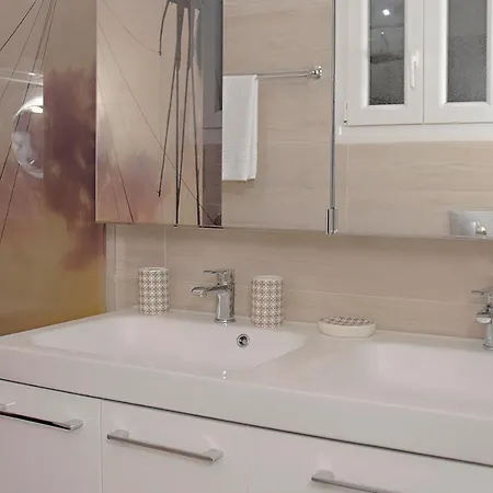 بيت للعطل Rose House Kompítsion