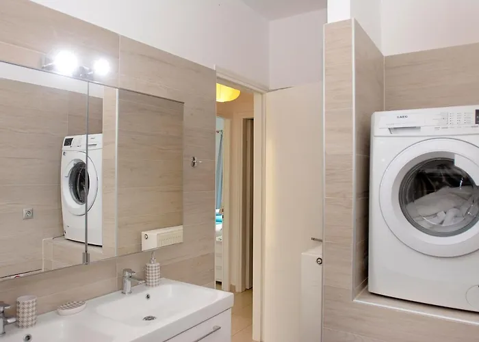 Semesterbostad Rose House Kompítsion