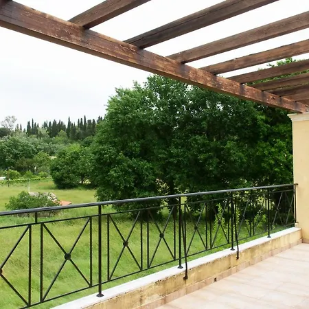 Rose House * Κομπίτσι